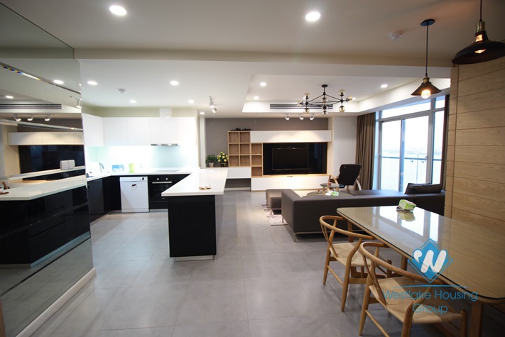 Modern and elegant apartment rental with stunning lakeview in Watermark Lac Long Quan