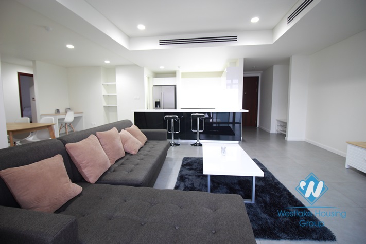 Wonderful lake view apartment for rent in Watermark Lac Long Quan
