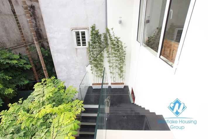 Brand new and nice apartment for rent in Dang Thai Mai st, Tay Ho, Ha Noi