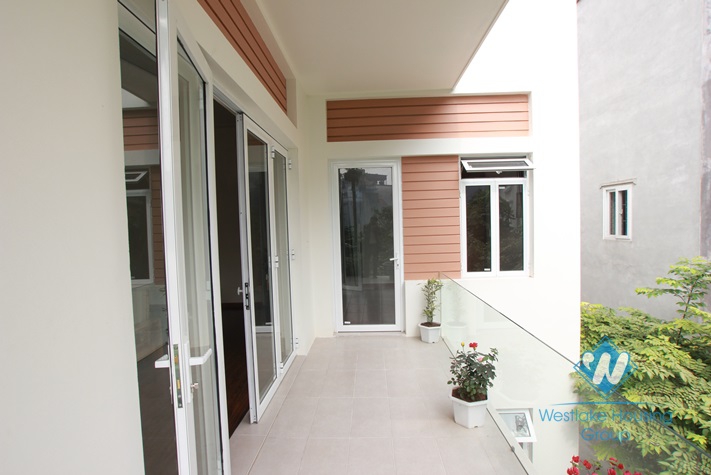 Brand new and nice apartment for rent in Dang Thai Mai st, Tay Ho, Ha Noi