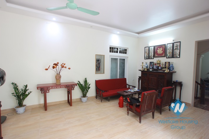Brand new and nice apartment for rent in Dang Thai Mai st, Tay Ho, Ha Noi