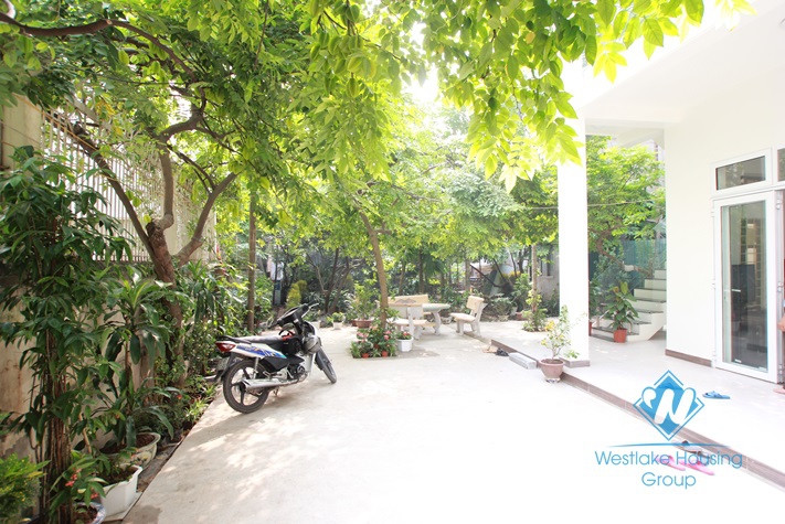 Brand new and nice apartment for rent in Dang Thai Mai st, Tay Ho, Ha Noi