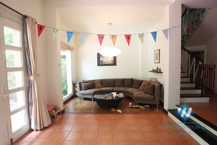 Nice house for rent in Xuan Dieu street, Tay Ho district, Hanoi