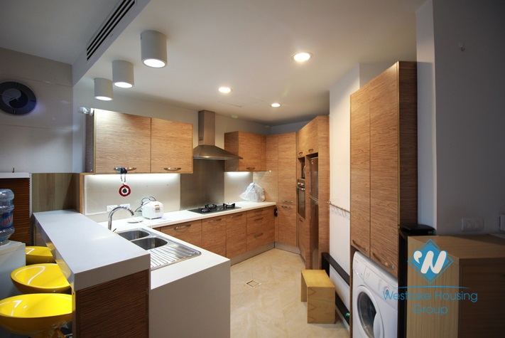 Beautifull apartment with lake view for rent in Goden westlake