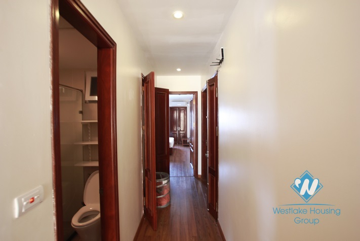 Beautiful 03 bedrooms apartment for rent in Quang An Street, Tay Ho, Ha Noi