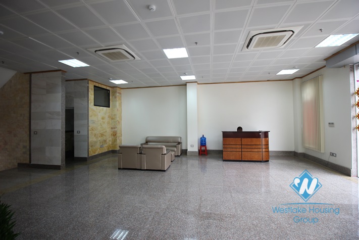 Large office for rent in Lac Long Quan street, Tay Ho , Ha Noi