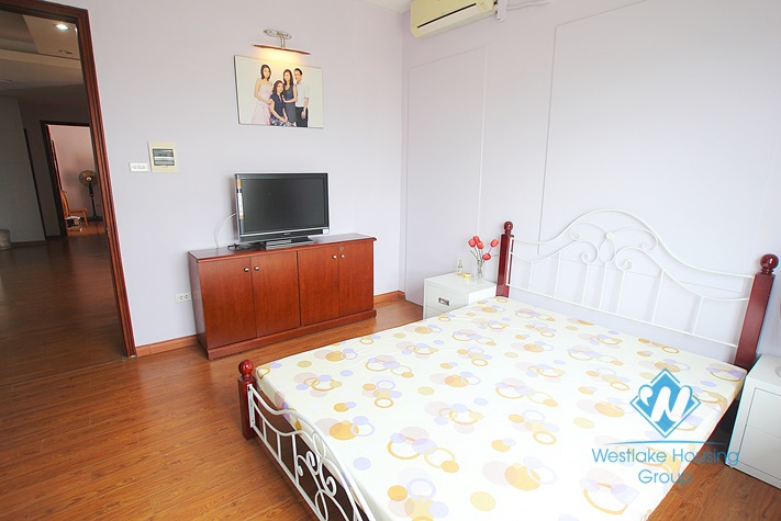 High floor nice apartment for rent in Vuon Dao area, Tay Ho district, Hanoi