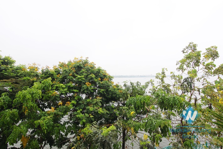 Lakeview two bedroom apartment for rent in Nhat Chieu st, Tay Ho district.