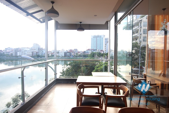 Lakeview house for rent to make restaurant in Xuan Dieu st, Tay Ho district.