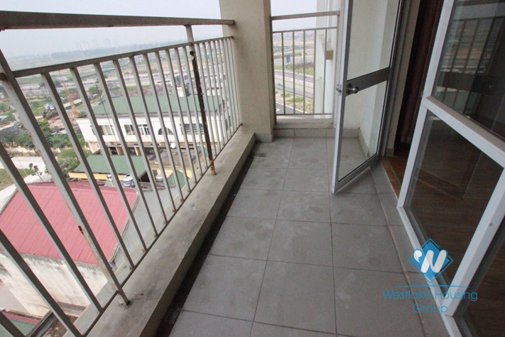 03 bedrooms apartment for rent in Lac Long Quan Street, Tay Ho, Ha Noi