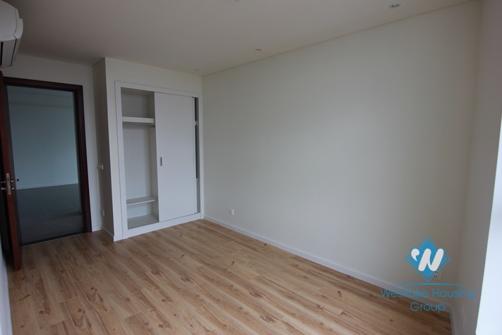 Modern style apartment for rent in Lac Long Quan st, Tay Ho area