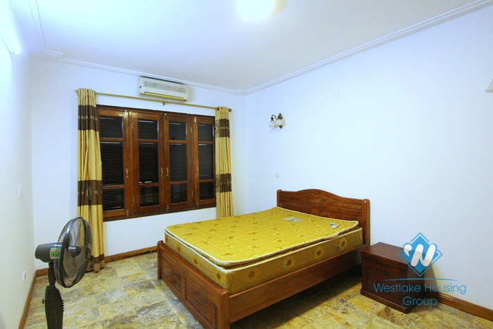 Cosy house for rent in Nghi Tam Village, Tay Ho District, Ha Noi