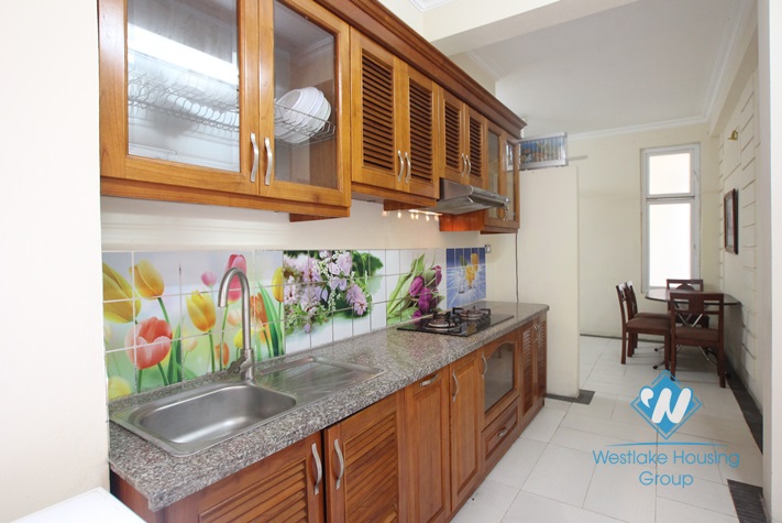 02 bedroom apartment for rent with cheap price in Lac Long Quan Tay Ho