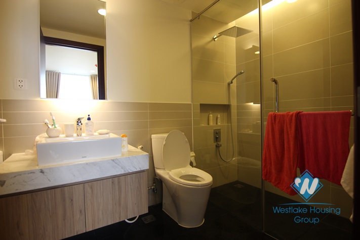 High floor apartment with modern interior is available for rent in Watermark Cau Giay,Hanoi