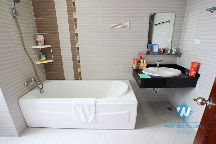 High floor nice apartment for rent in Vuon Dao area, Tay Ho district, Hanoi