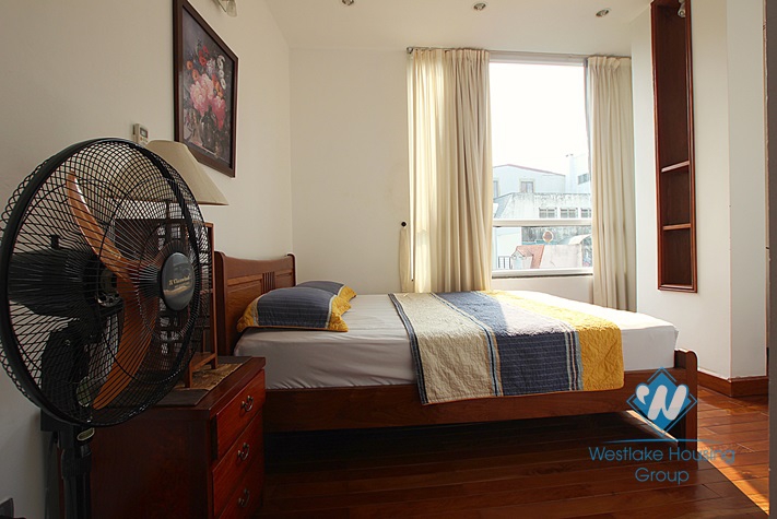 Cosy one bedroom serviced apartment in Truc  Bach area, Ba Dinh, Hanoi