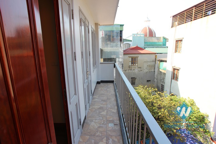 Beautiful 03 bedrooms apartment for rent in Quang An Street, Tay Ho, Ha Noi