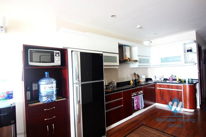 Lakeview three bedrooms apartment for rent in Tay Ho district, Hanoi