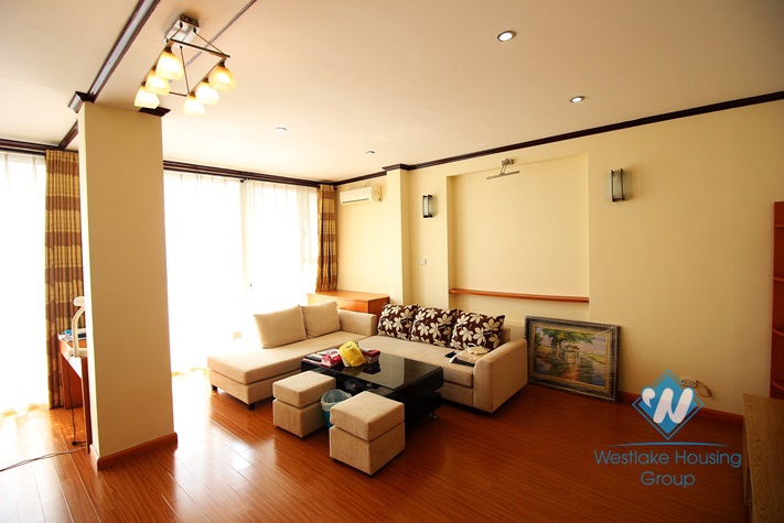 Stunning apartment for rent with lakeview in Tay Ho, Hanoi 
