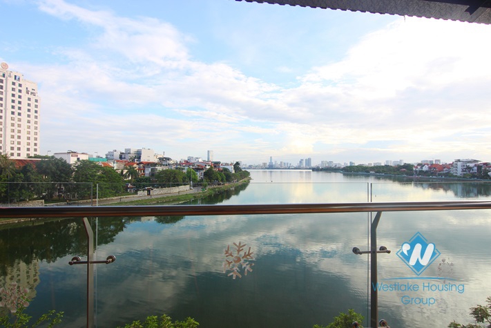 Lakeview house for rent to make restaurant in Xuan Dieu st, Tay Ho district.