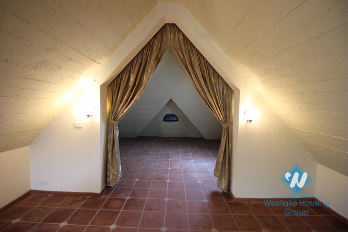 Splendid western style villa with nice yard and beautiful garden near Red River for rent 