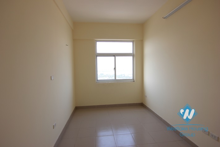 Unfurnished apartment for rent in Lac Long Quan-Tay Ho-Ha Noi