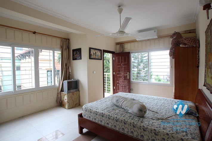 02 bedroom apartment for rent with cheap price in Lac Long Quan Tay Ho