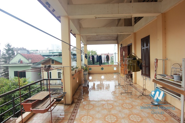 Garden house with 4 bedrooms for rent in Tay Ho area 