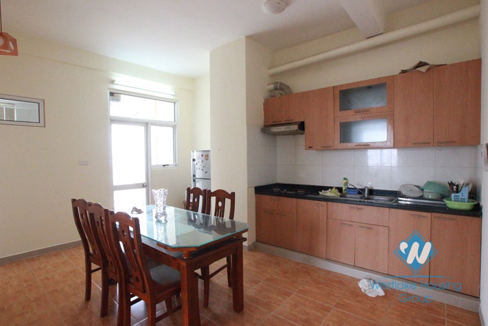 Cheap apartment with 03 bedrooms for rent in Lac Long Quan St, Tay Ho, Ha Noi