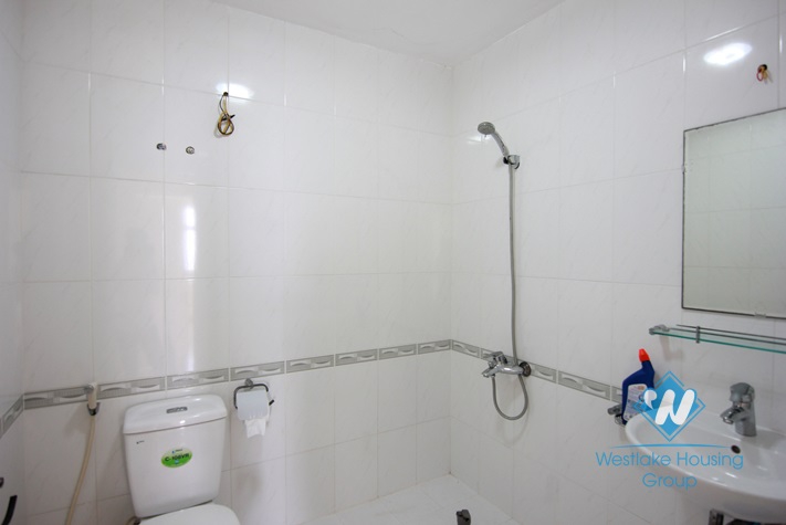 Unfurnished apartment for rent in Lac Long Quan-Tay Ho-Ha Noi