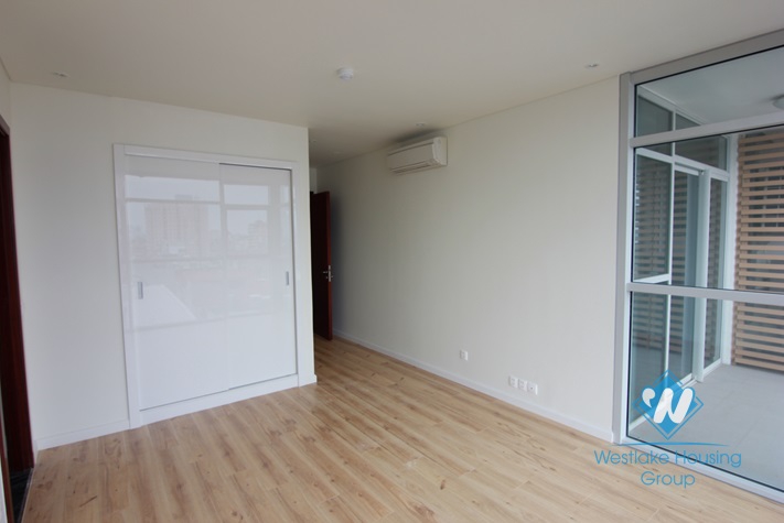 Modern style apartment for rent in Lac Long Quan st, Tay Ho area