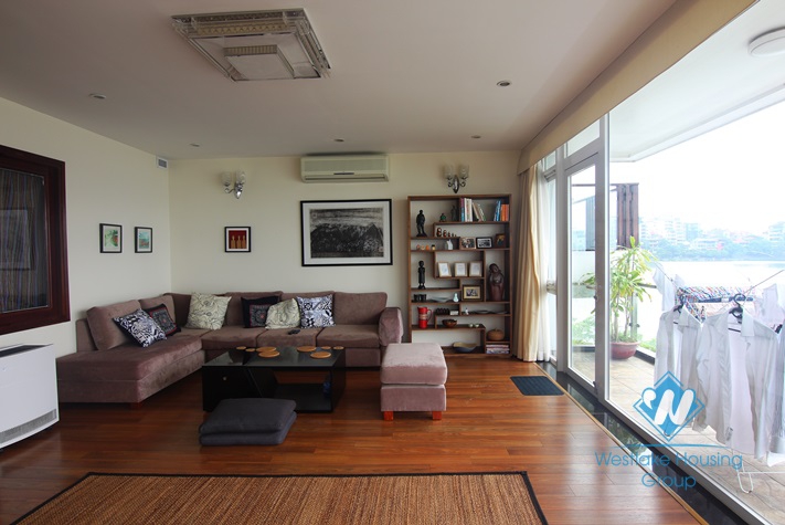 Lakeview three bedrooms apartment for rent in Tay Ho district, Hanoi