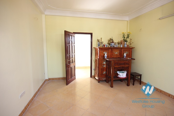 Affordable house with nice bathrooms for rent in Tay Ho