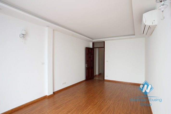 Spacious 5 bedrooms house for rent in Tay Ho District, Ha Noi