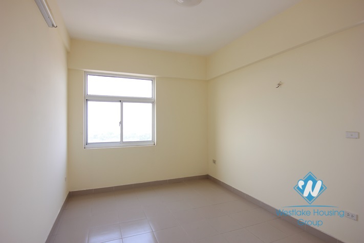Unfurnished apartment for rent in Lac Long Quan-Tay Ho-Ha Noi