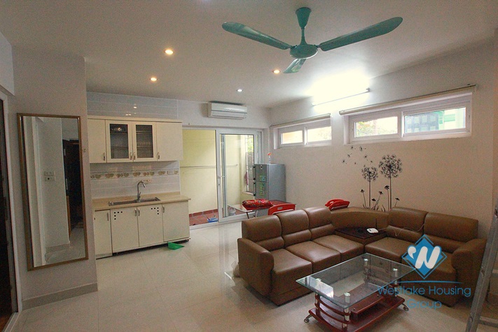 Cheap apartment for rent in Xuan Dieu, Tay Ho, Ha Noi 
