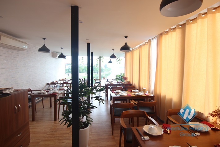 Lakeview house for rent to make restaurant in Xuan Dieu st, Tay Ho district.