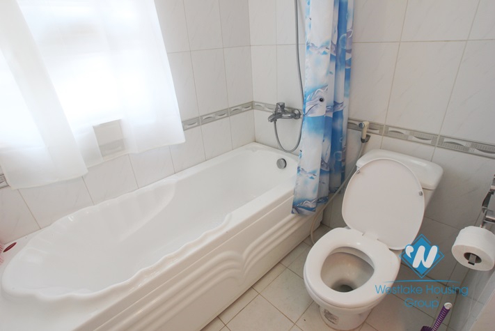 03 bedrooms apartment for rent in Lac Long Quan Street, Tay Ho, Ha Noi