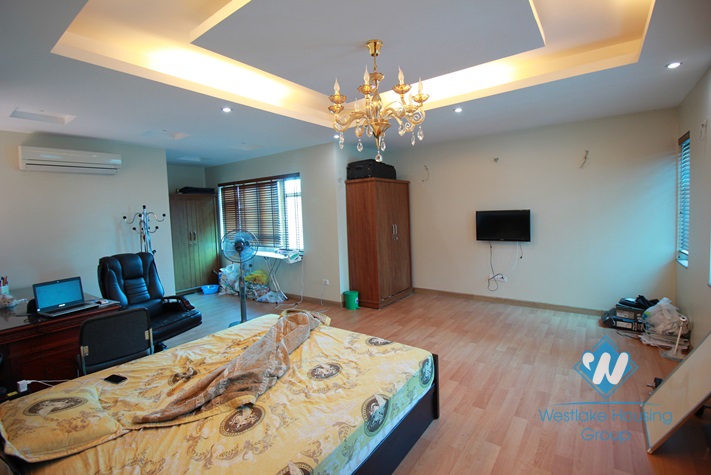 Big house for rent with 6 bedrooms in Tay Ho area
