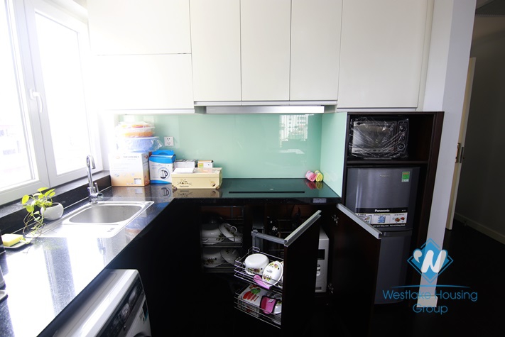 Modern one bedroom apartment for rent in Cua Bac st, Ba Dinh district.