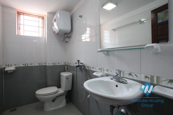 02 bedroom apartment for rent with cheap price in Lac Long Quan Tay Ho