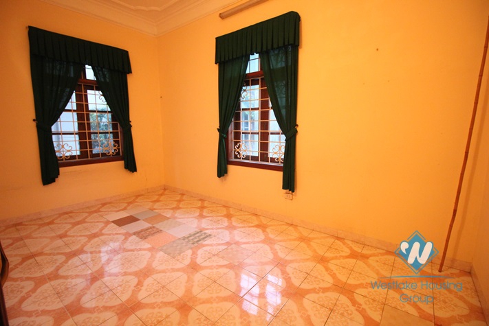 Inexpensive large house with garden and rooftop terrace for rent in Tay Ho, Hanoi