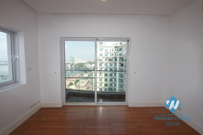 3 bedrooms apartment for rent in Golden Westlake.