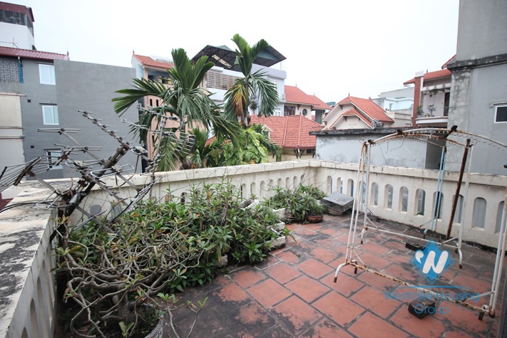 Inexpensive large house with garden and rooftop terrace for rent in Tay Ho, Hanoi