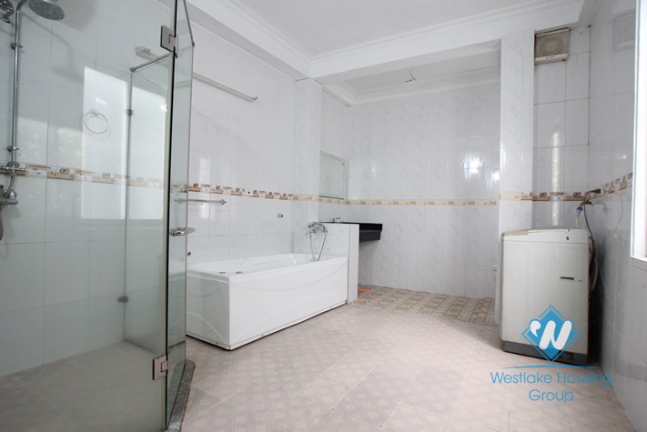 Spacious 5 bedrooms house for rent in Tay Ho District, Ha Noi