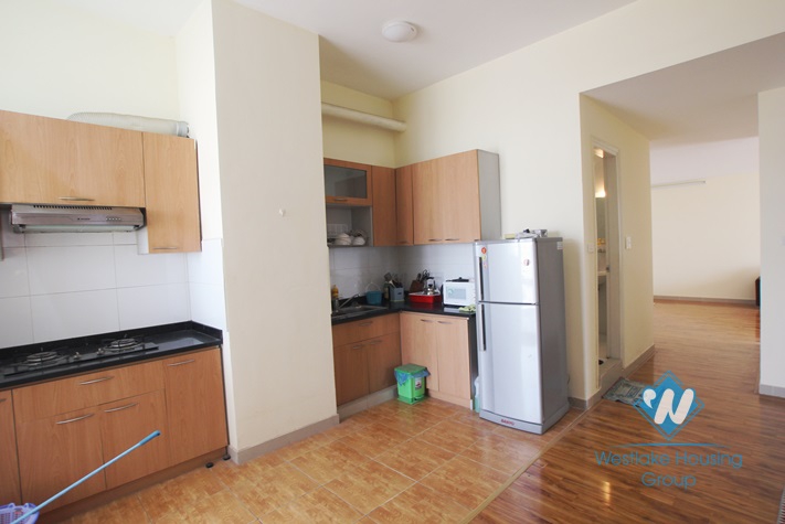 03 bedrooms apartment for rent in Lac Long Quan Street, Tay Ho, Ha Noi