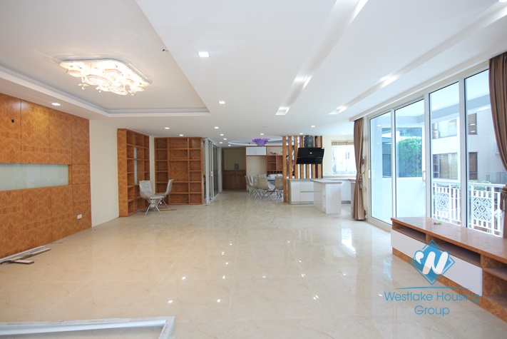 Spacious villa for rent in Tay Ho, Ha Noi.