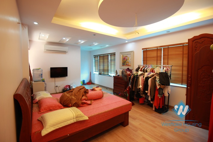 Big house for rent with 6 bedrooms in Tay Ho area