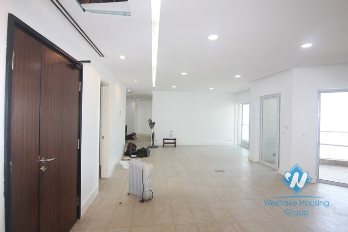 3 bedrooms apartment for rent in Golden Westlake.
