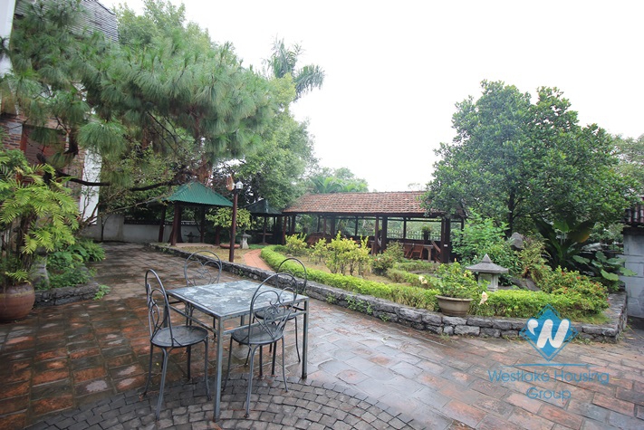 Splendid western style villa with nice yard and beautiful garden near Red River for rent 